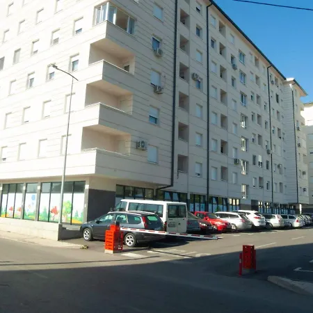 Apartman Valerija Doboj Exteriör bild